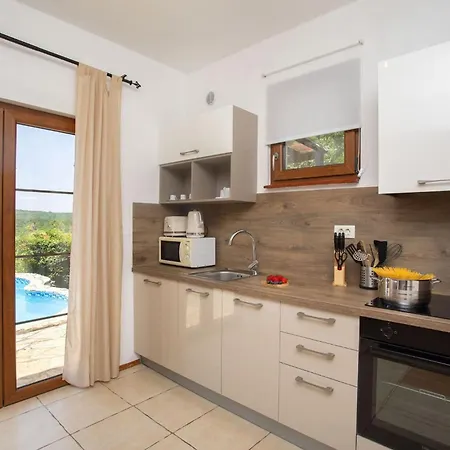 Deborah With Private Pool Holiday home